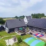 Luxury House With Sauna, 700 M From The Beach