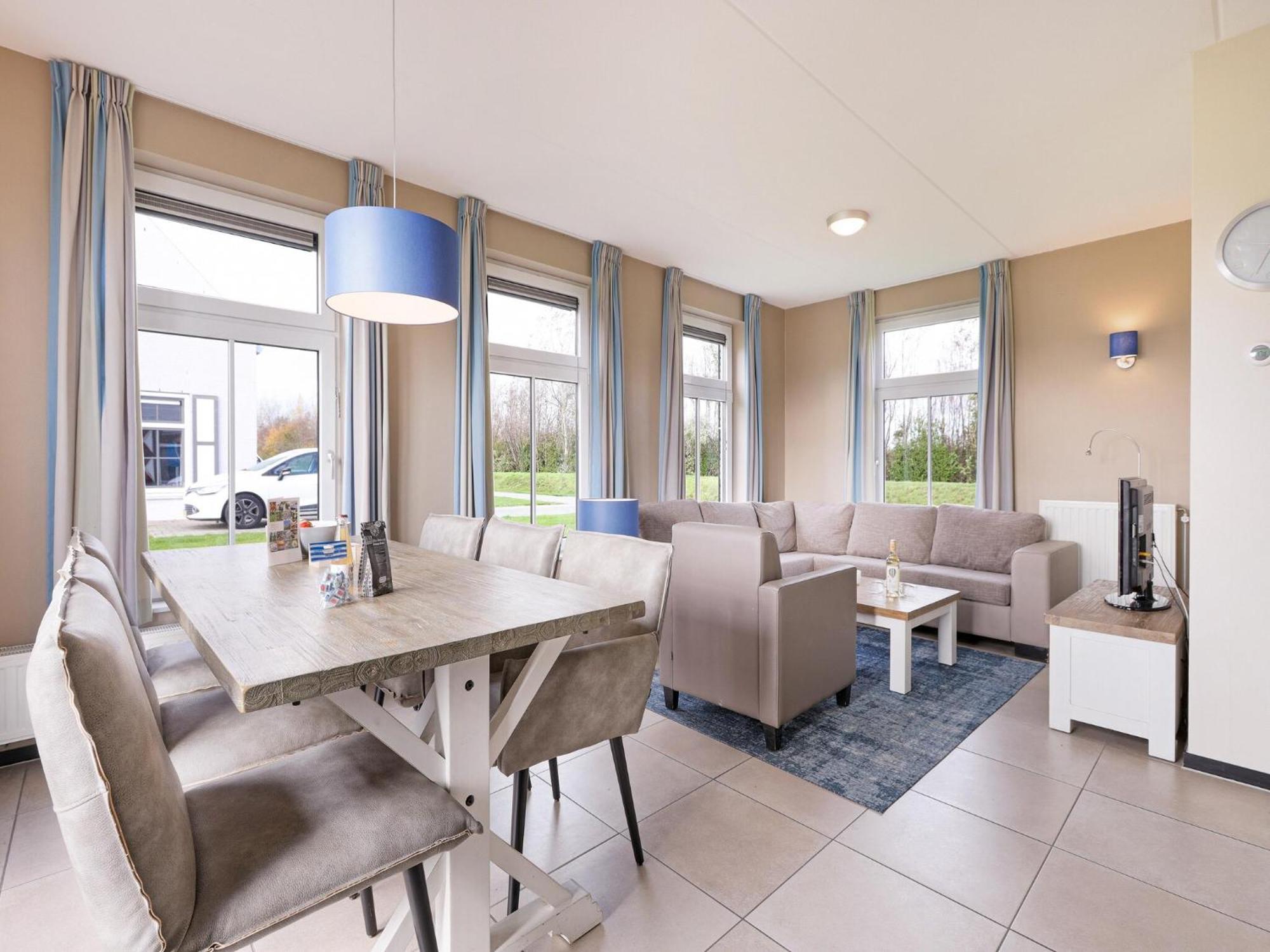Vakantiehuis Luxury House With Sauna, 700 M From The *