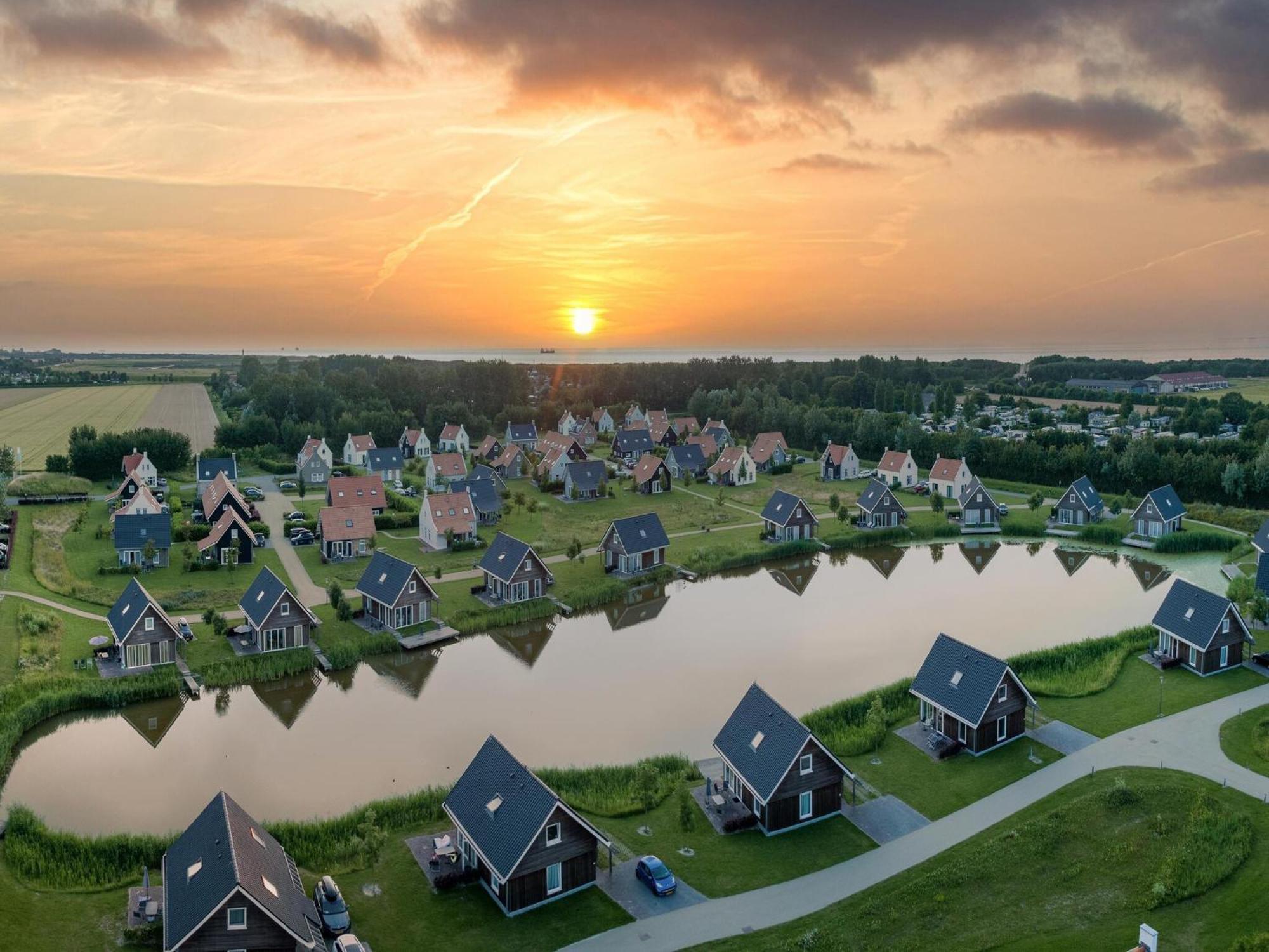 Luxury House With Sauna, 700 M From The Vakantiehuis Nieuwvliet