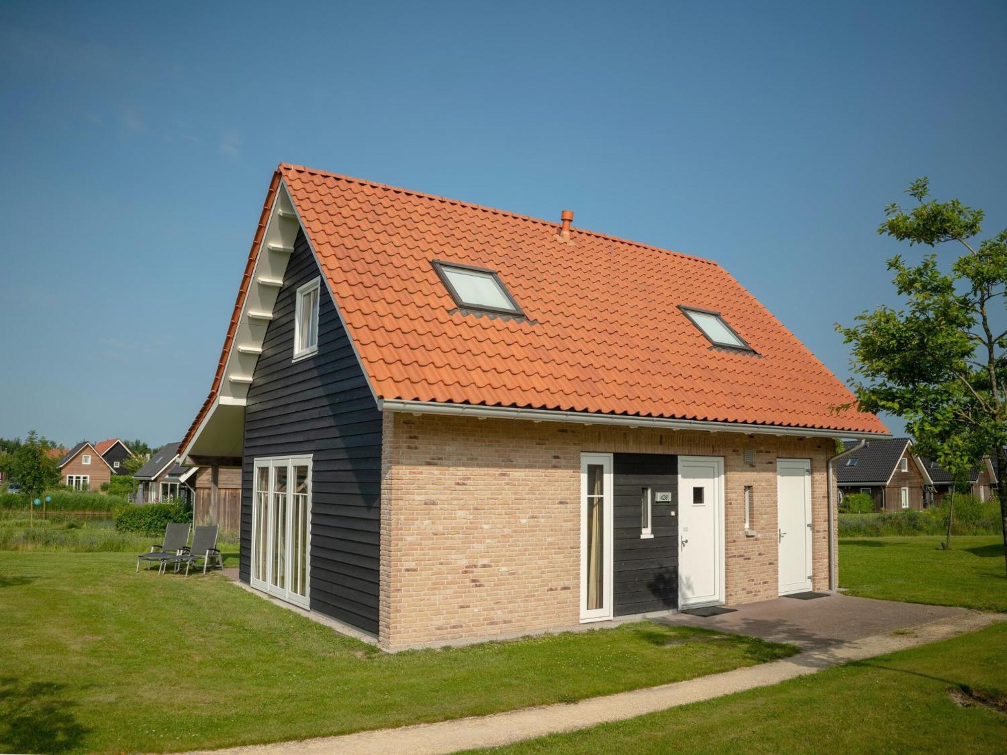 Vakantiehuis Luxury House With Sauna, 700 M From The Nieuwvliet