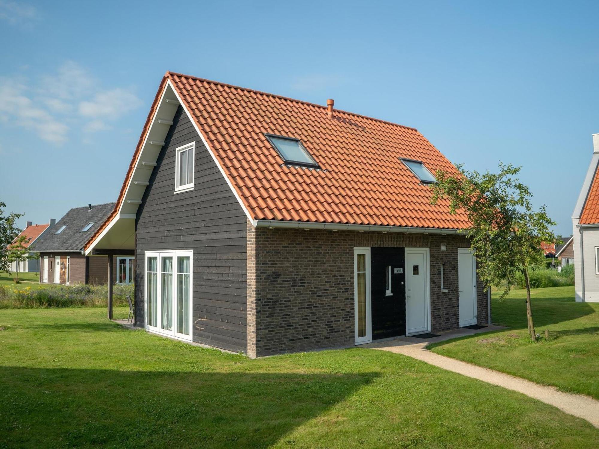 Vakantiehuis Luxury House With Sauna, 700 M From The Nieuwvliet